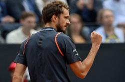 lol全球总决赛-关于温网险胜ATP总决赛，梅德韦杰夫关键制胜的信息