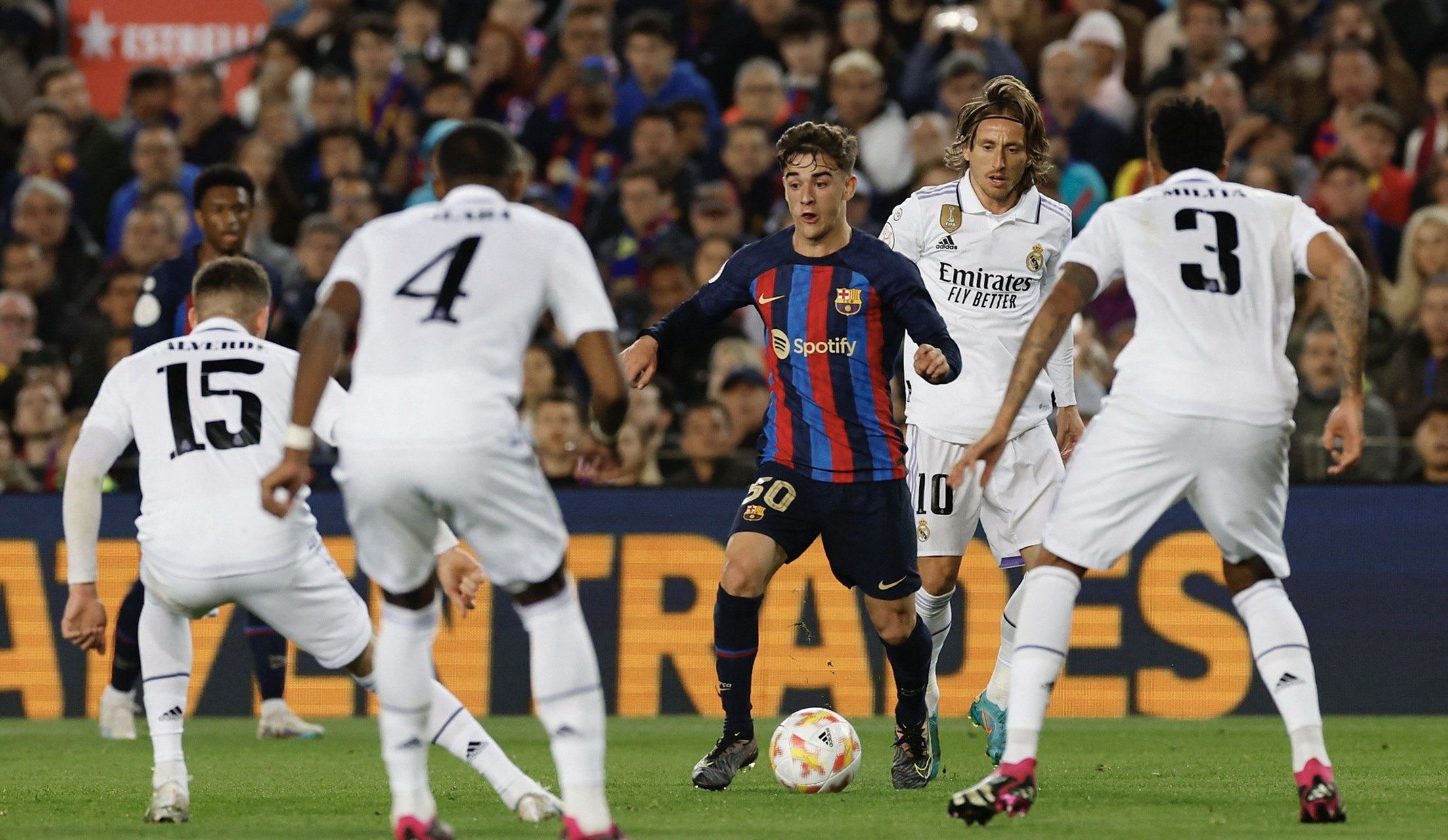 关于尤文逆转法国,本泽马完成帽子戏法的信息 关于尤文逆转法国,本泽马完成帽子戏法的信息